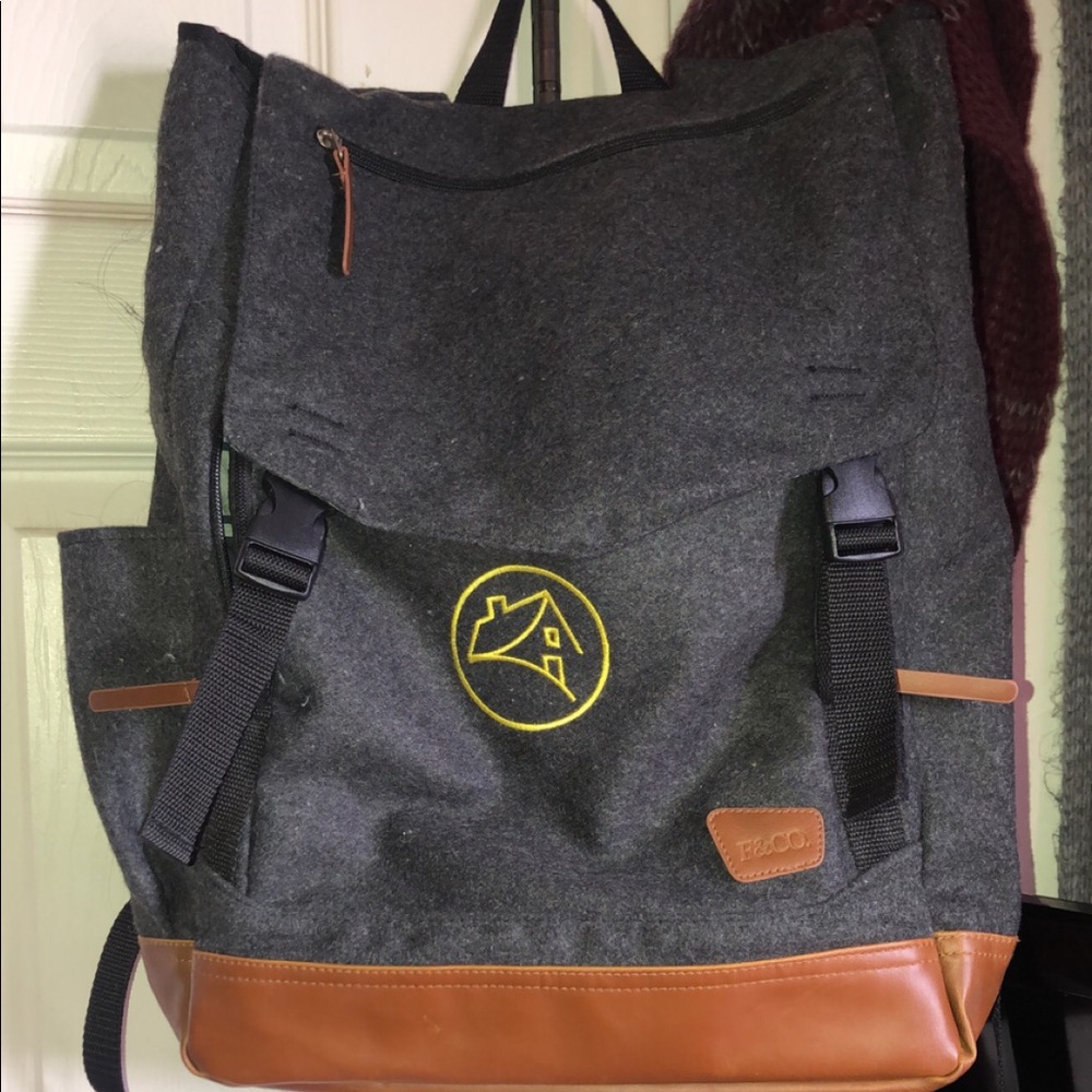 Field & CO backpack 🎒make me an offer.